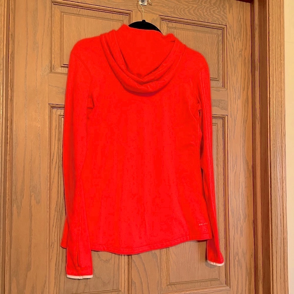Nike Pro Dri-Fit Large Hoodie - Picture 2 of 5